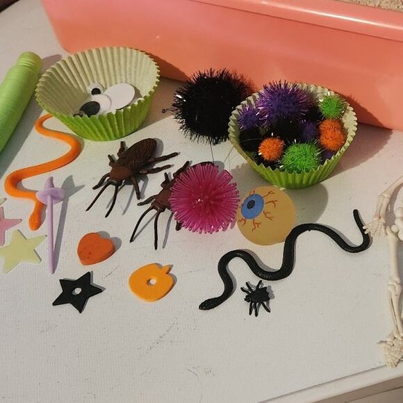 Halloween themed sensory bin add ins skeleton learning play homeschool school - Picture 12 of 12